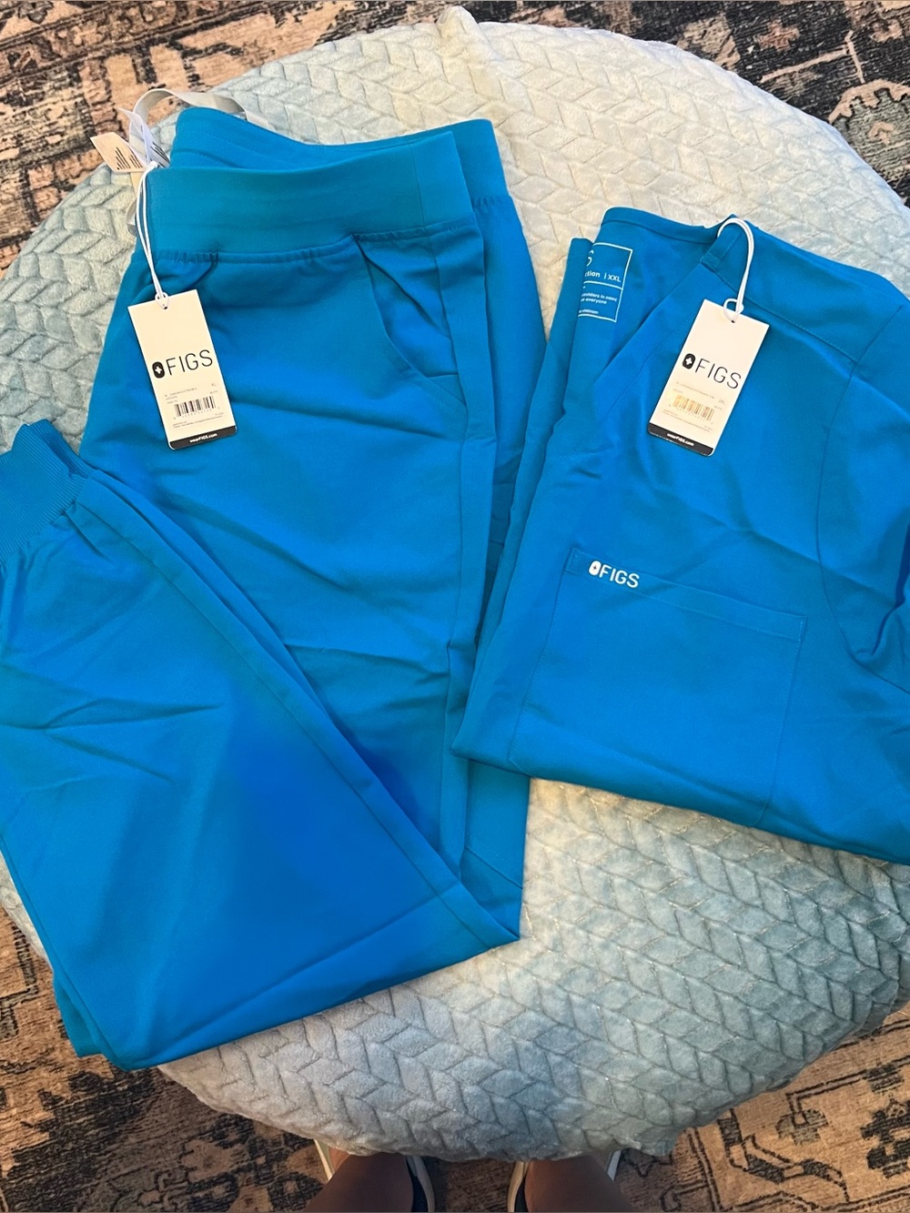 FIGS jogger scrub set